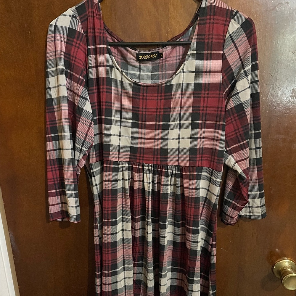 Women’s red and grey plaid tunic size medium